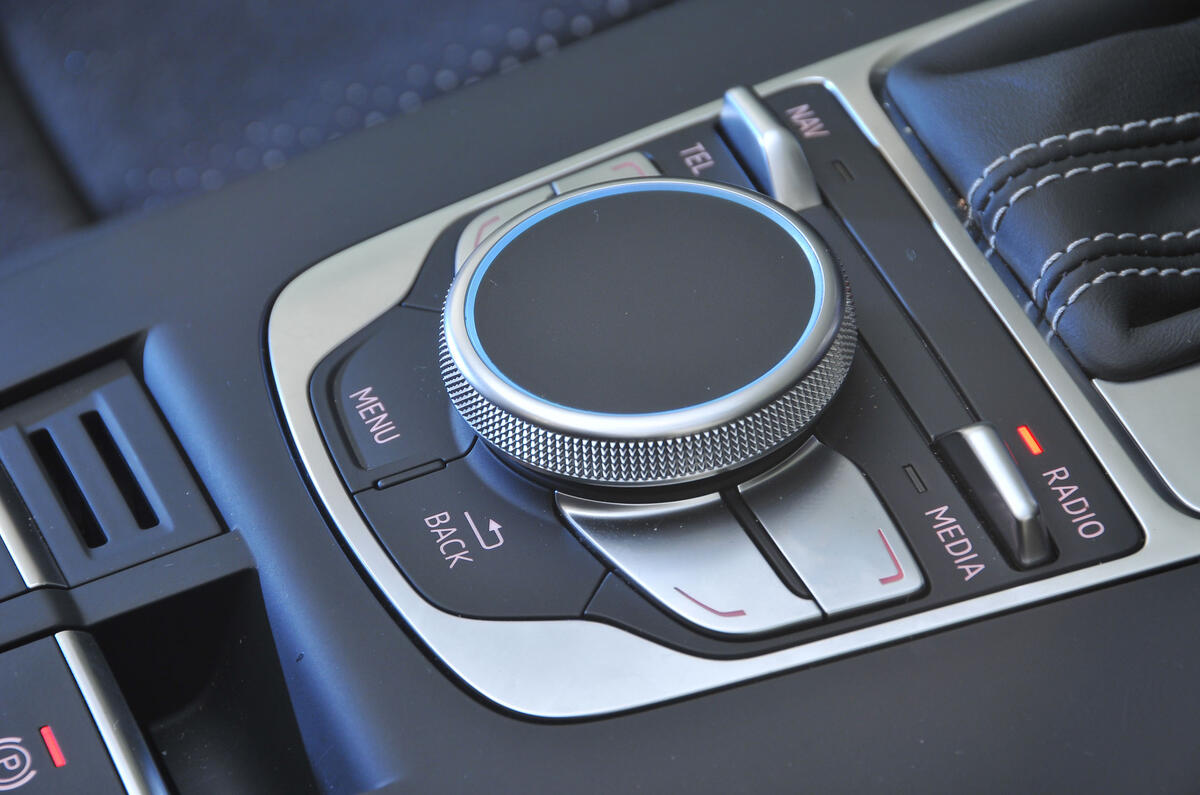 Audi A3 Sportback MMI controller