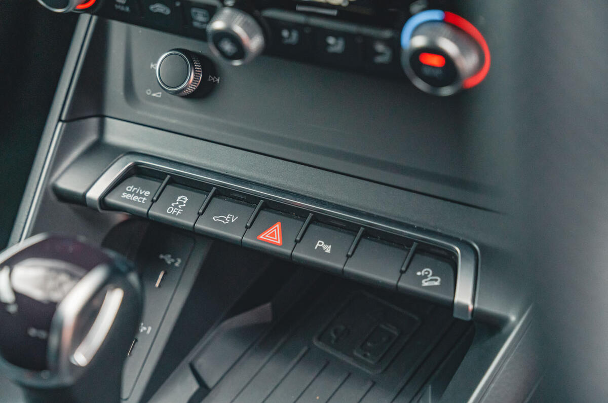 audi q3 45 tfsi sportback review 2024 11 buttons audi q3 45 tfsi sportback review 2024 11 buttons