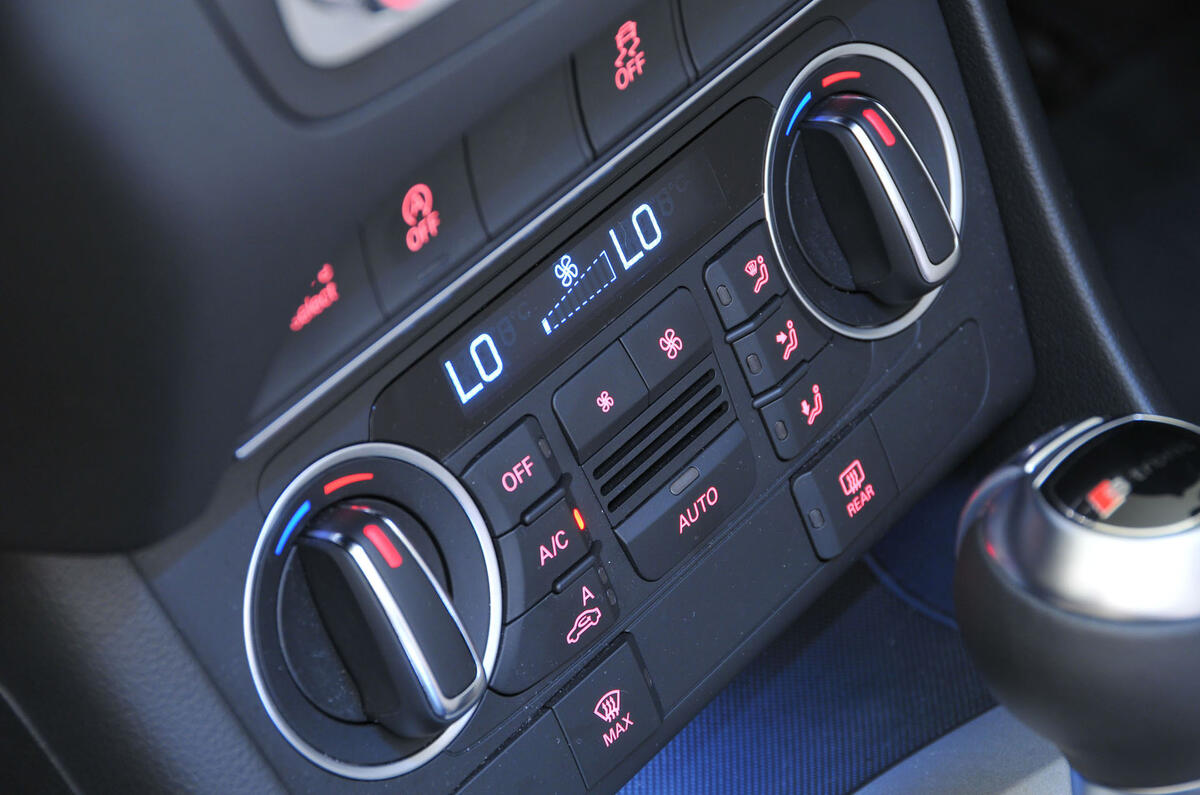 Audi Q3 climate controls