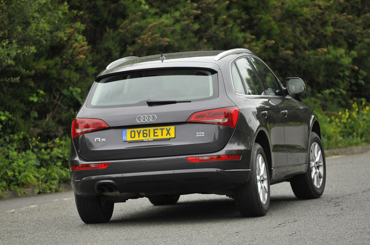 Audi Q5 rear cornering