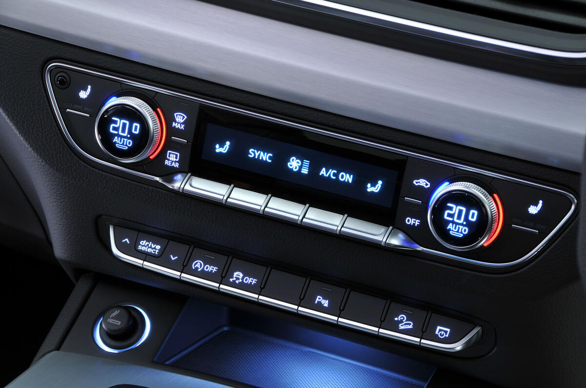 Audi Q5 climate controls