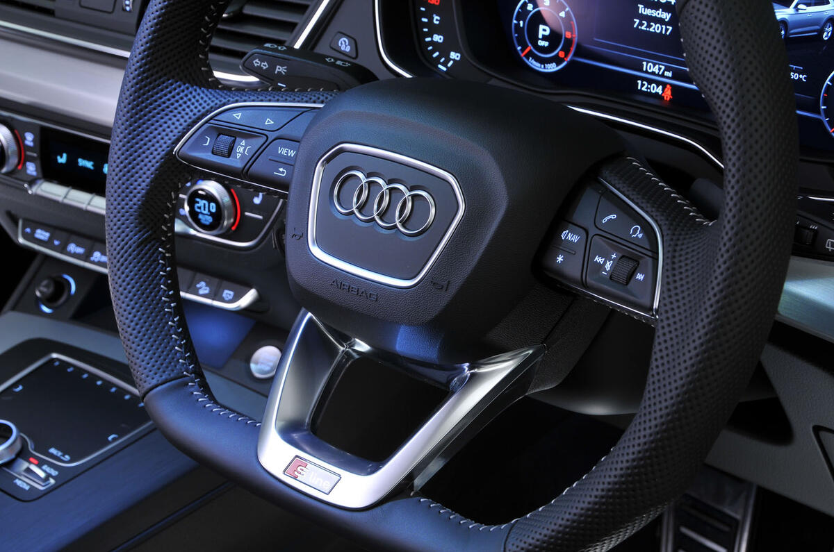 Audi Q5 steering wheel