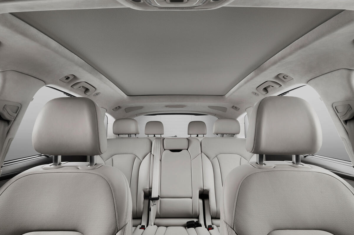 New Audi Q7 revealed