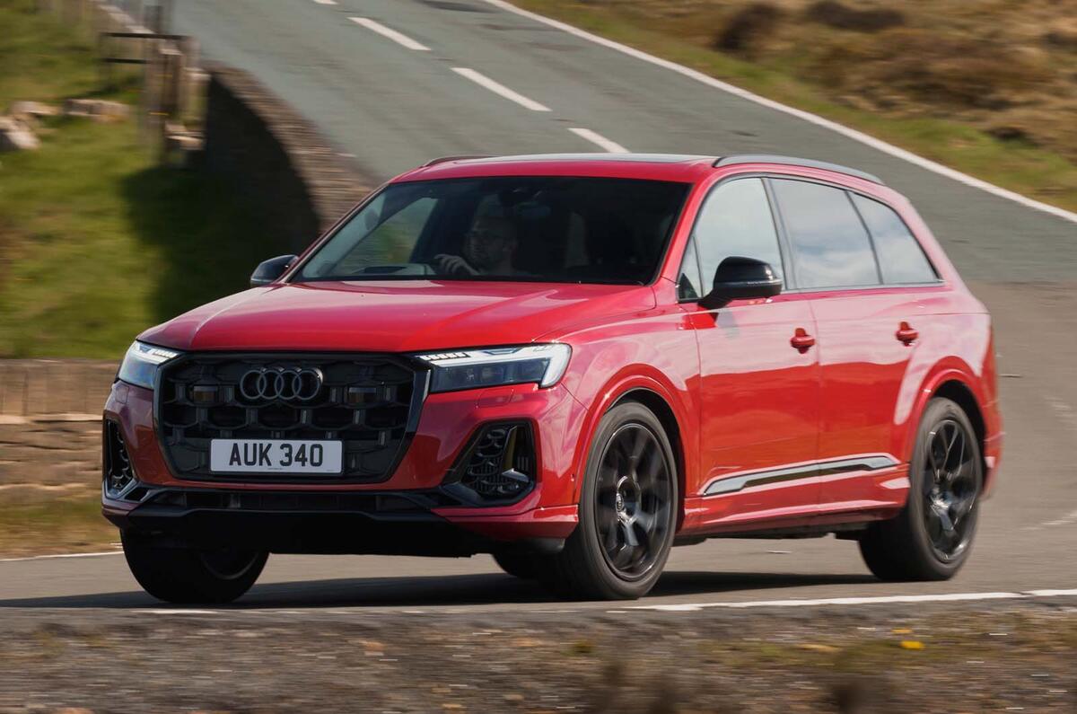 Audi Q7 front cornering dynamic