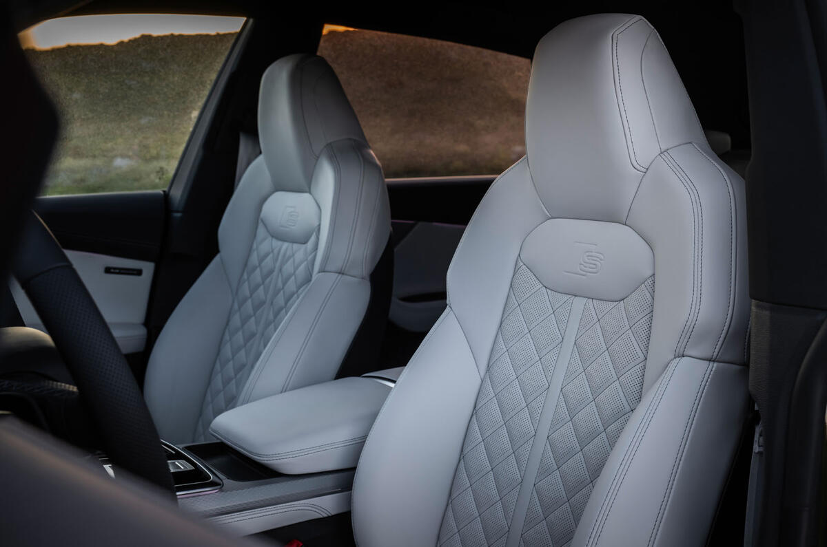 audi q8 review 2023 013 front seats audi q8 review 2023 013 front seats