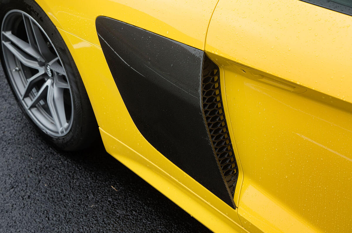 The side blades are the most conspicious part of the Audi R8