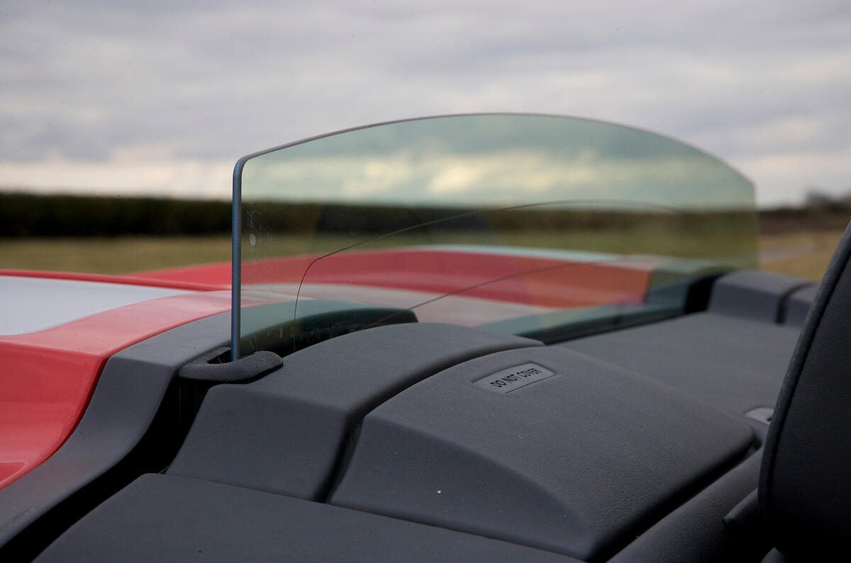 Audi R8 V10 Spyder's wind deflector