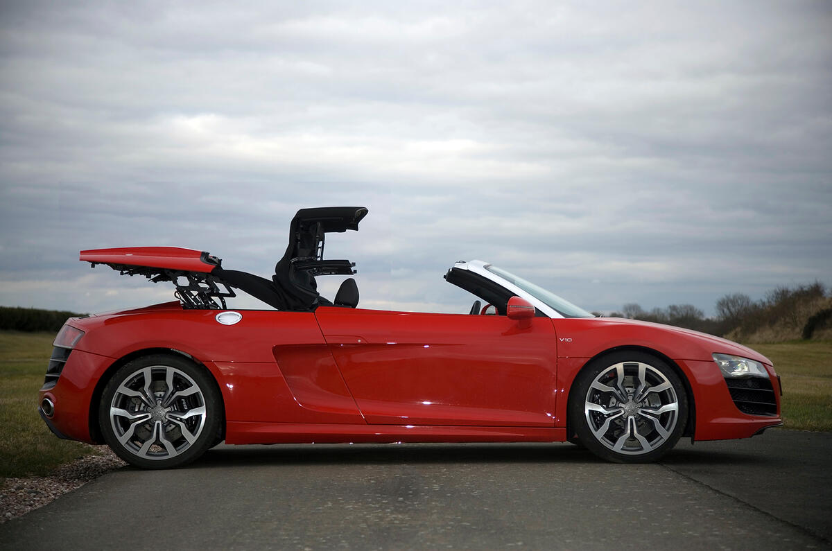 Roof opening on the Audi R8