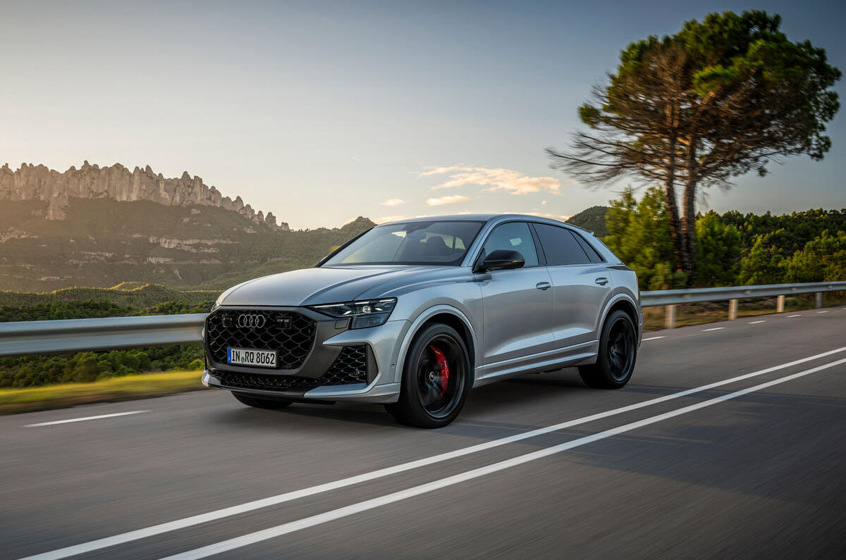 Audi RS Q8 2024 review front tracking 17623 Audi RS Q8 2024 review front tracking 17623