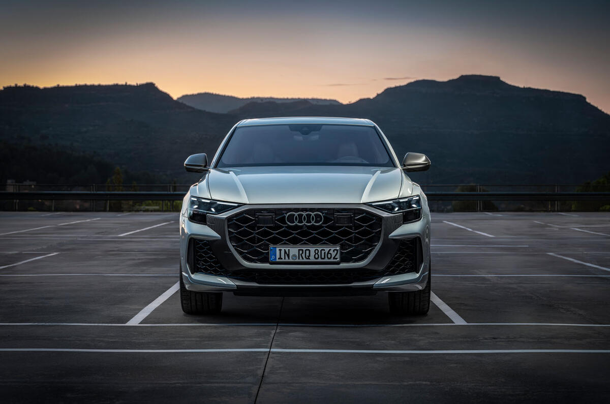 Audi RS Q8 2024 review front tracking 3233 Audi RS Q8 2024 review front tracking 3233