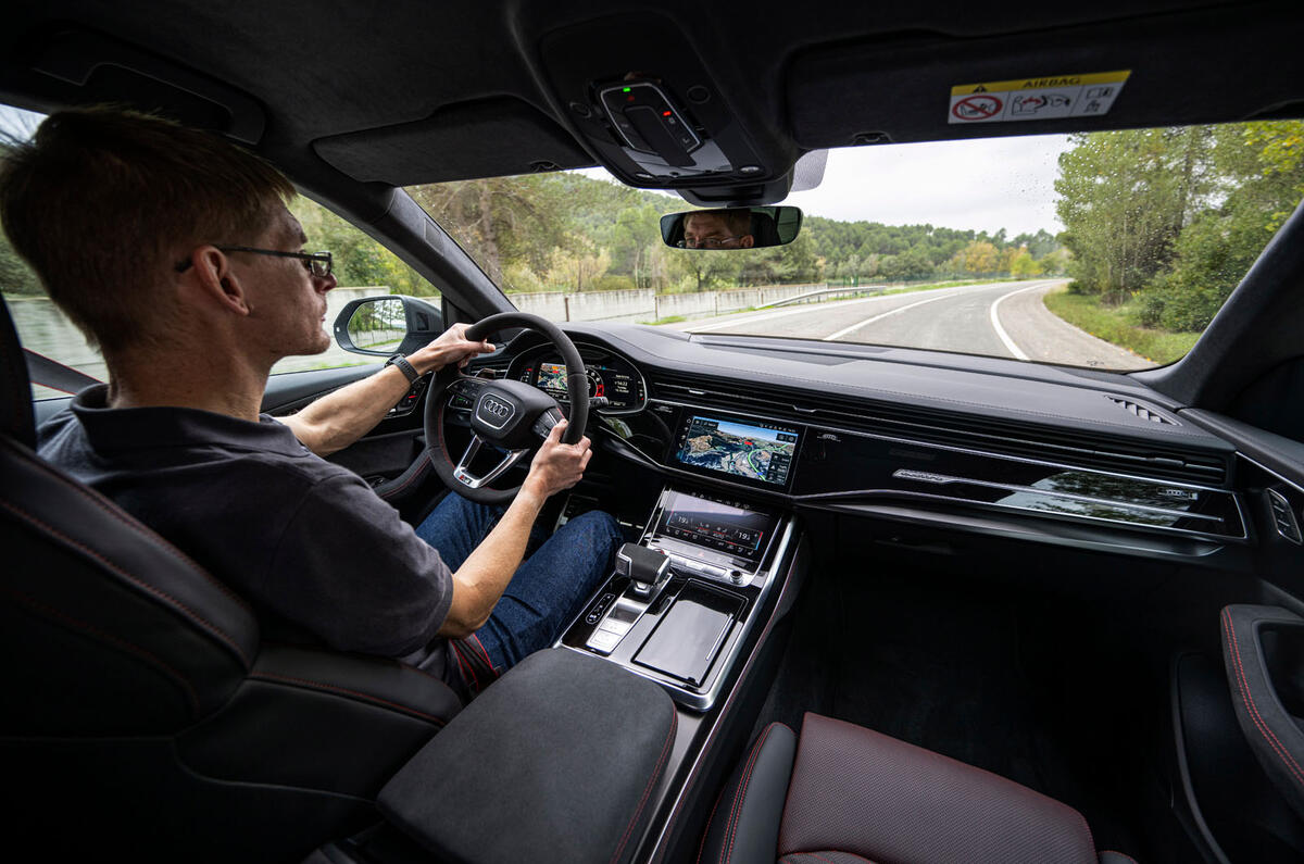 Audi RS Q8 2024 review over shoulder 0005 Audi RS Q8 2024 review over shoulder 0005