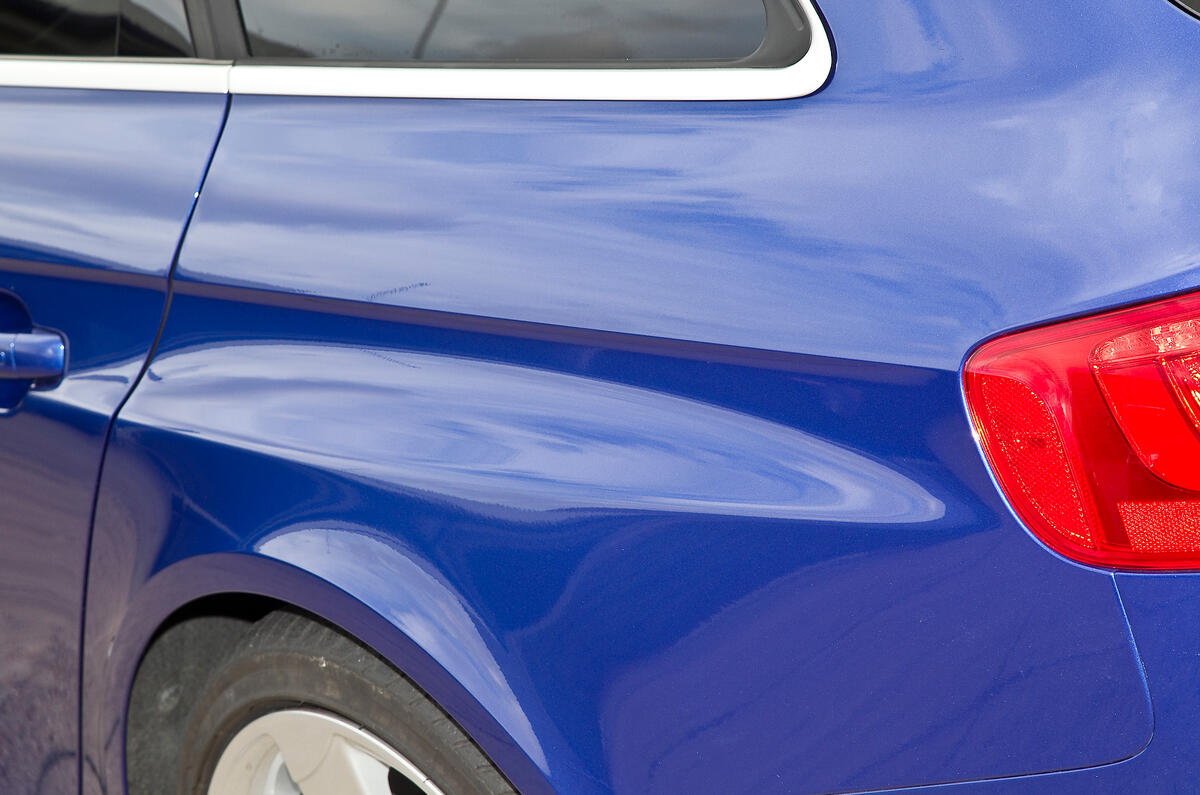 Audi RS4 Avant flared wheelarches