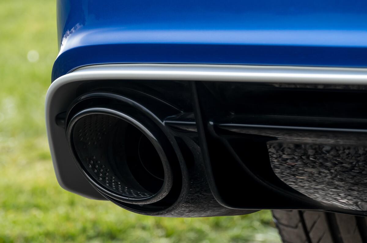 Audi RS6 twin exhaust system