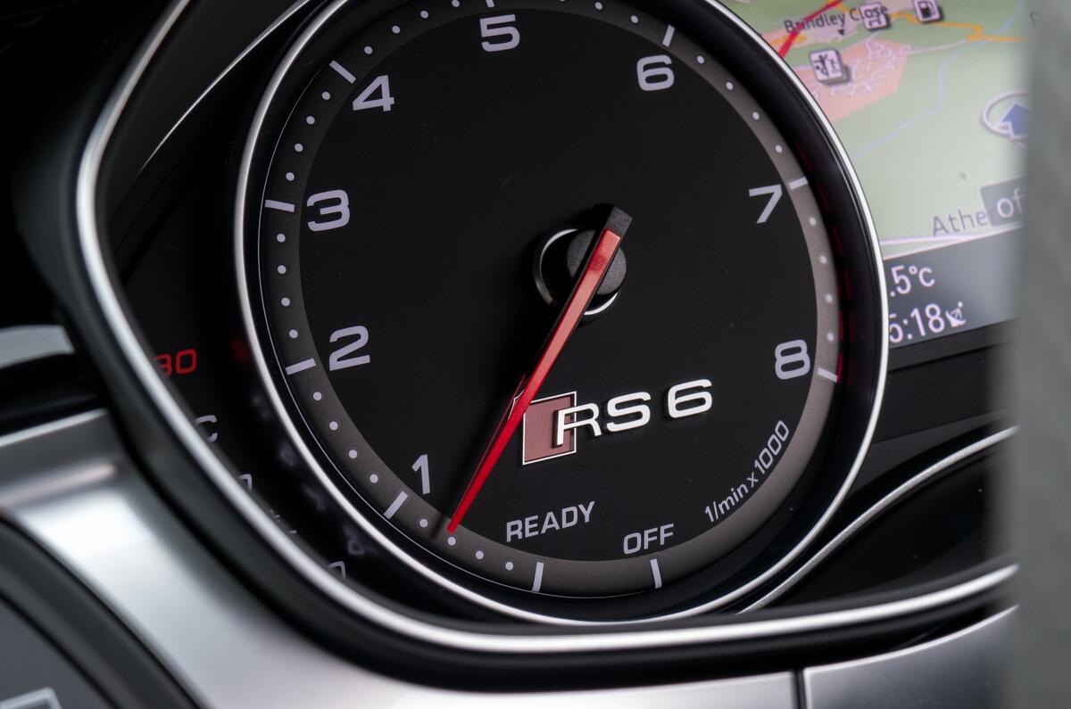 Audi RS6 rev counter