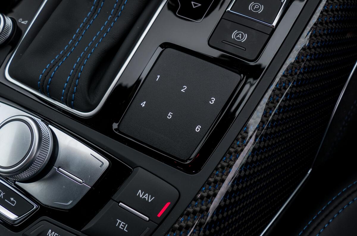 Audi RS6 infotainment touchpad