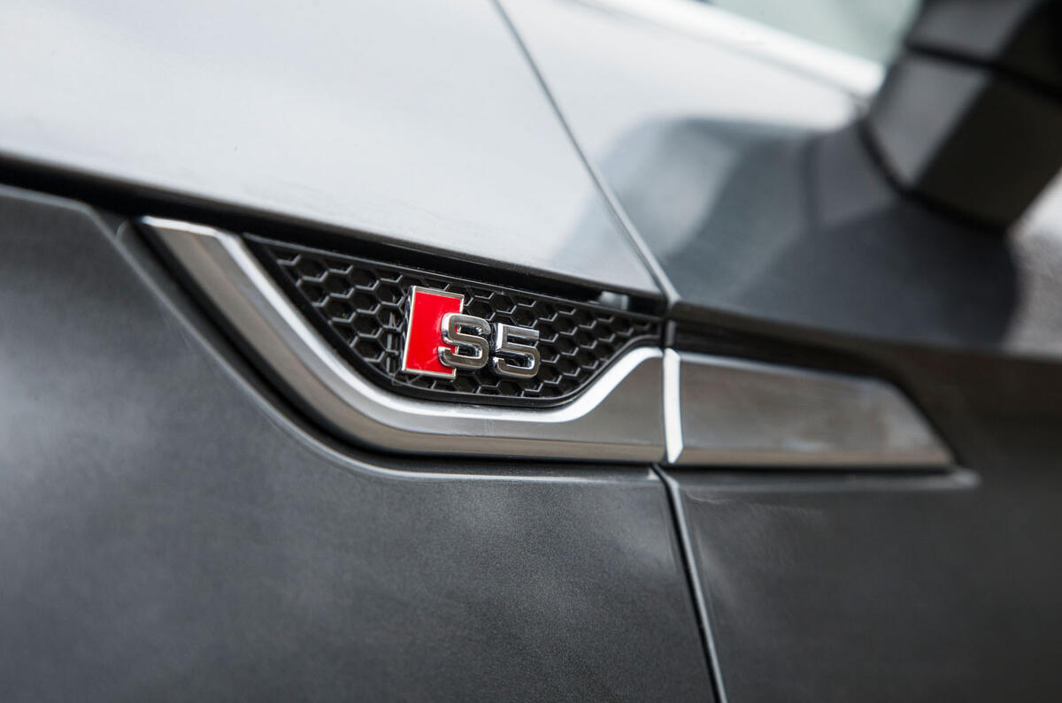 Audi S5 side badging