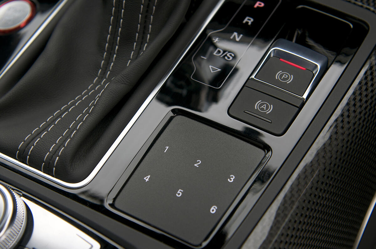 Audi S7 MMI touchpad