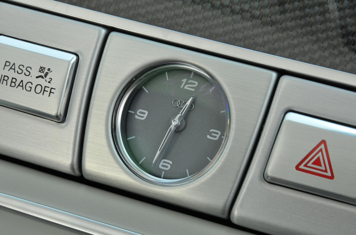 Audi S8 analogue clock