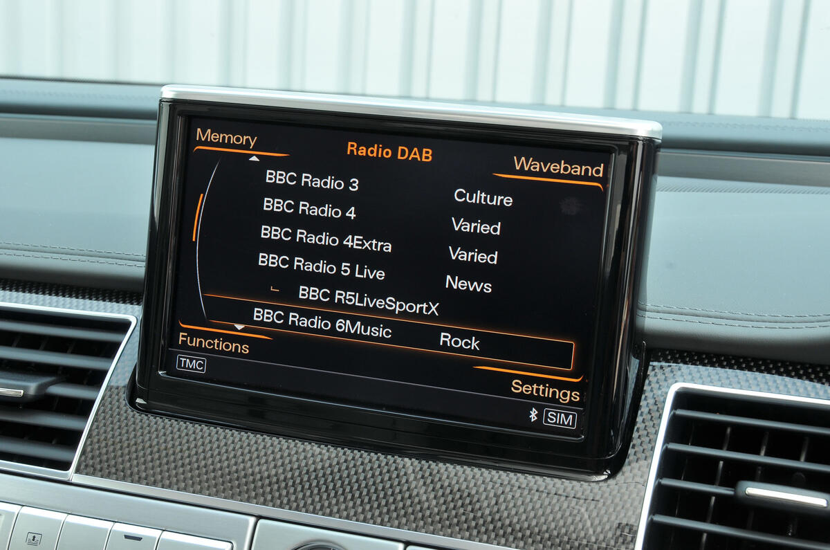 Audi S8 MMI infotainment