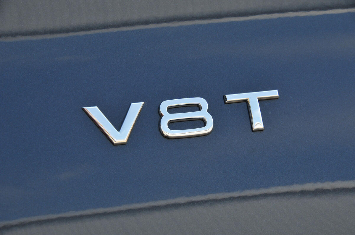 Audi S8 V8T badging