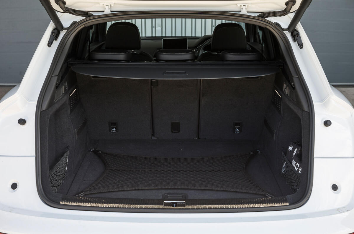 Audi SQ5 boot space