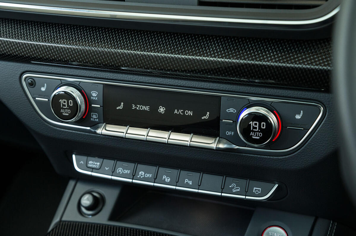 Audi SQ5 climate controls