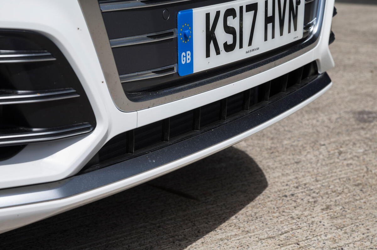 Audi SQ5 front air intake