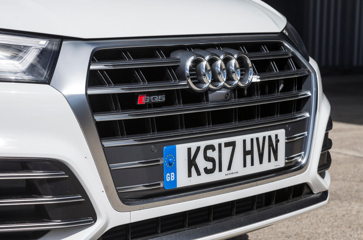 Audi SQ5 front grille