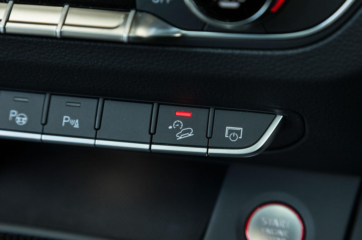 Audi SQ5 hill descent control