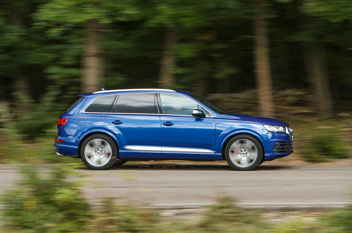 Audi SQ7 side profile