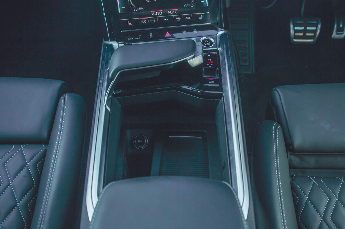 Audi SQ8 Q8 etron 2025 Review centre console 51 Audi SQ8 Q8 etron 2025 Review centre console 51