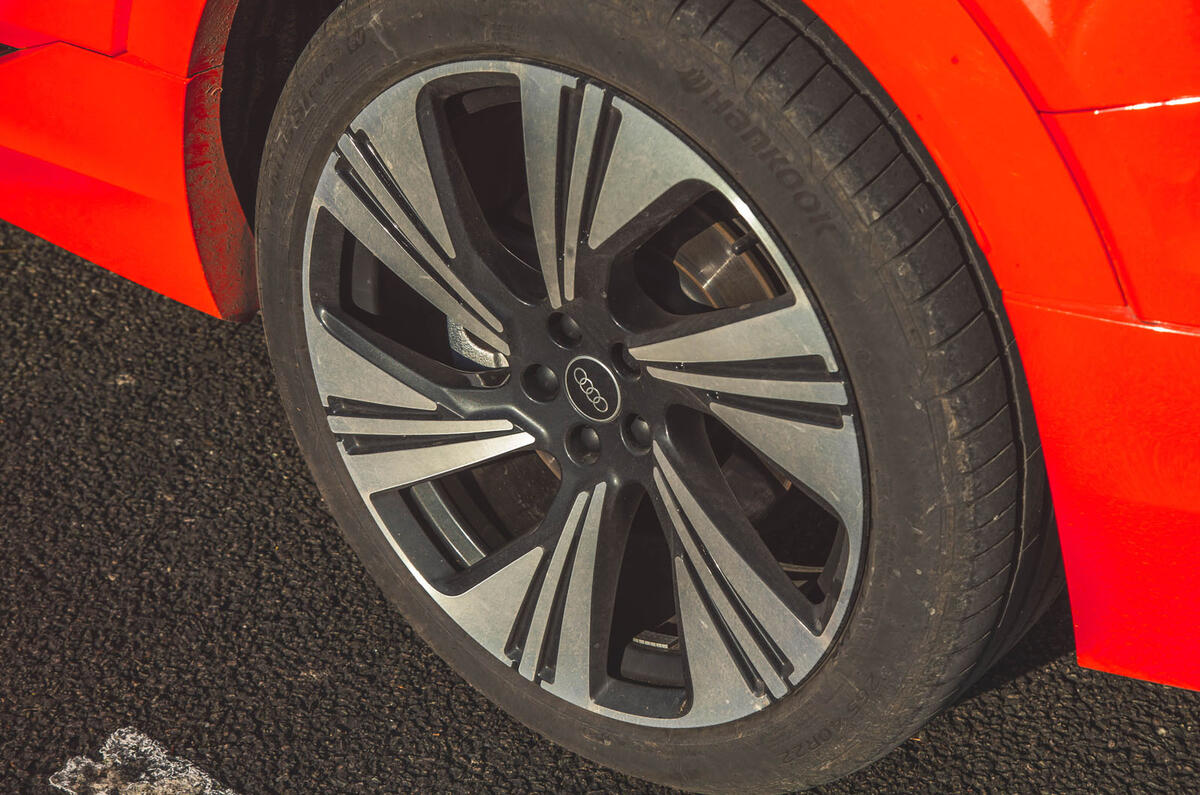 Audi SQ8 Q8 etron 2025 Review wheel 43 Audi SQ8 Q8 etron 2025 Review wheel 43