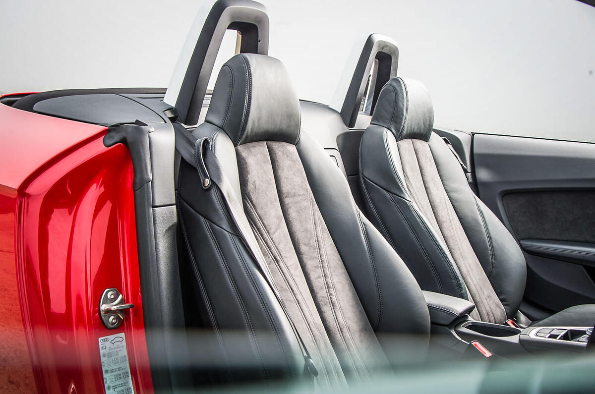 Sports seats in the TT Roadster