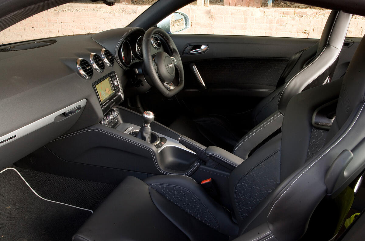Audi TT RS front seats