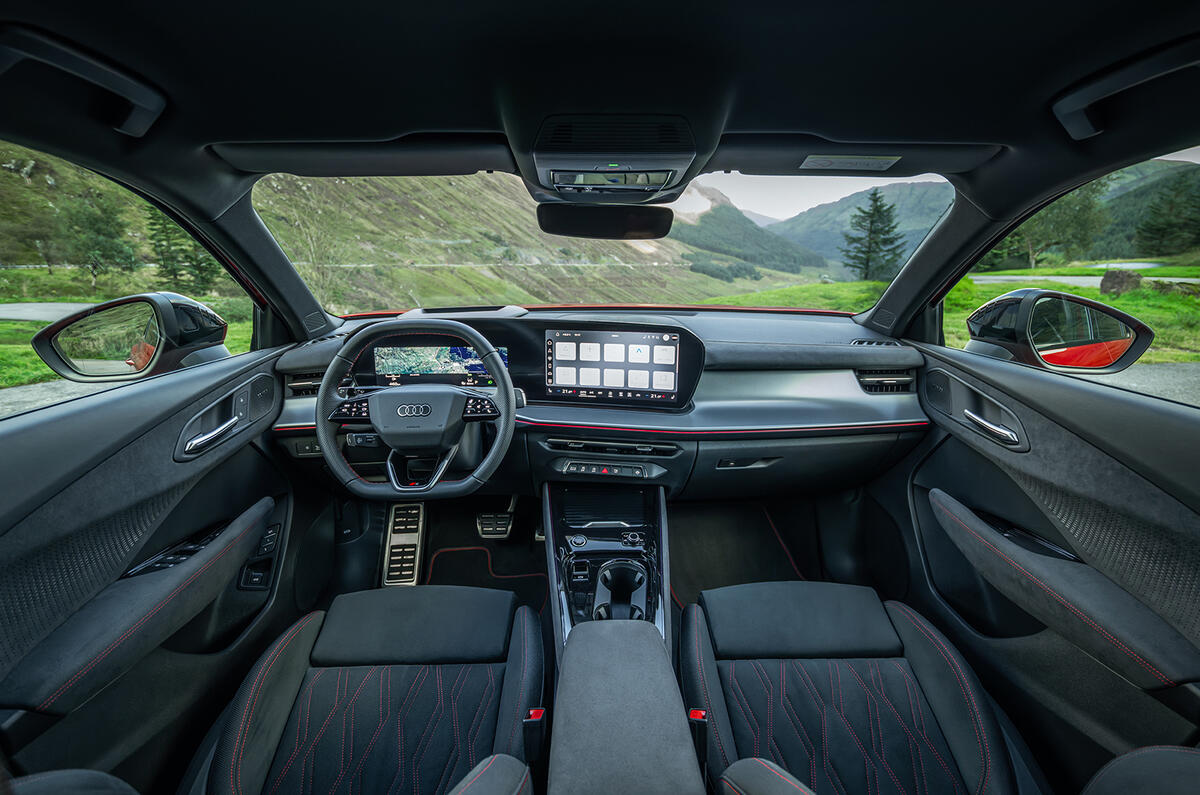 Audi Q3 TFSI progressif J1302334 (1)
