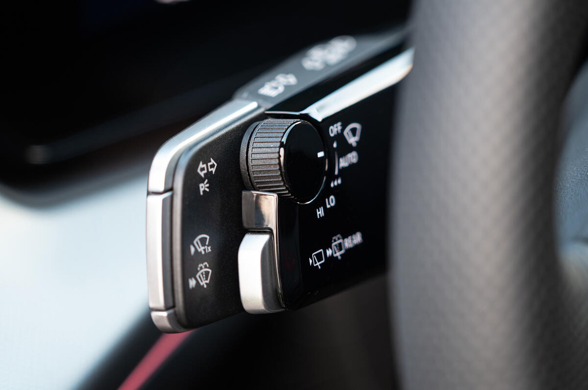 Audi Q3 TFSI progressif J1302391