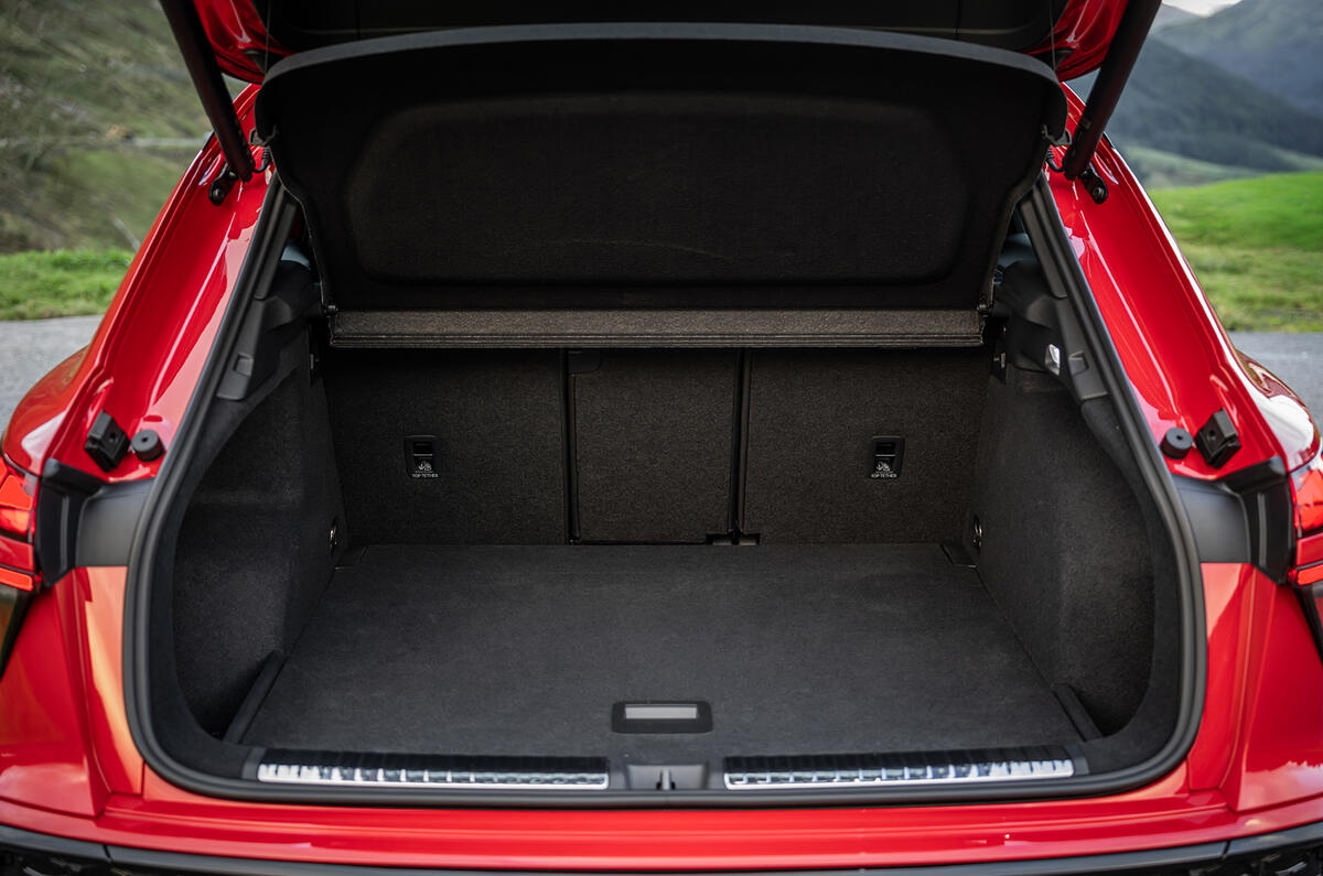 Audi Q3 TFSI progressif J1302438