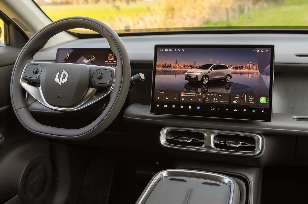 B10 Hybrid EV Galaxy Silber (14)(2)