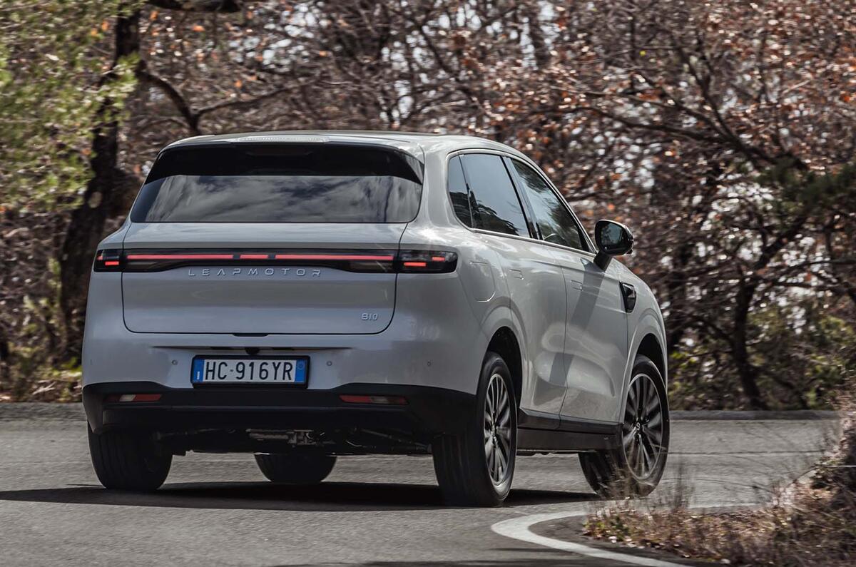 B10 Hybrid EV Galaxy Silber (33)