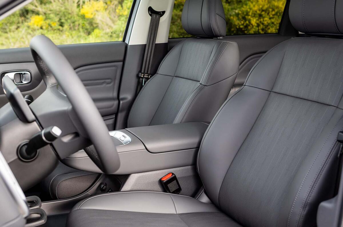 B10 Hybrid EV Galaxy Silber (4)(3)