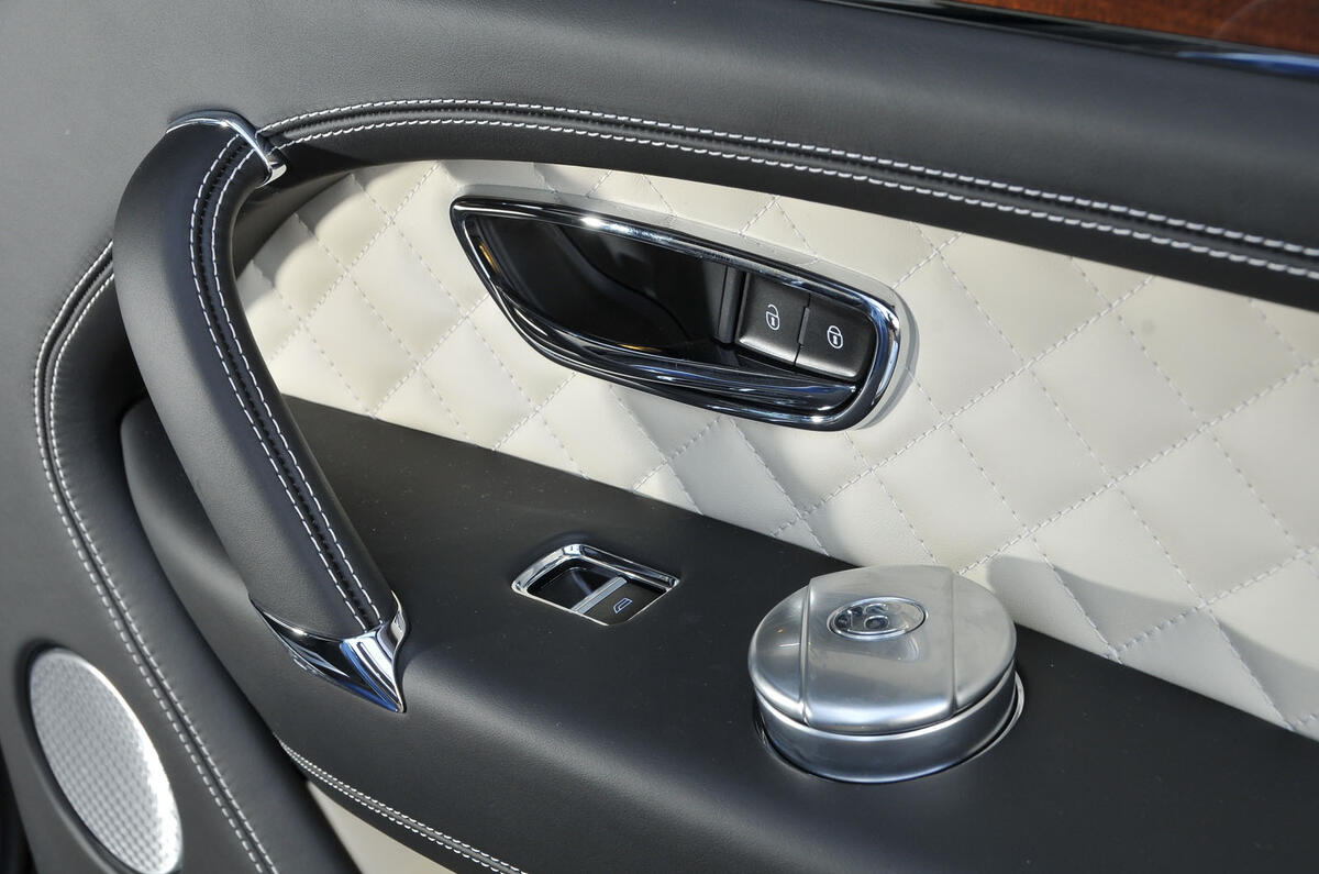 Bentley Bentayga Diesel door cards