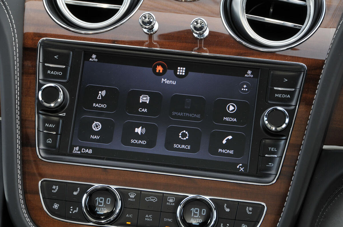 Bentley Bentayga Diesel infotainment system