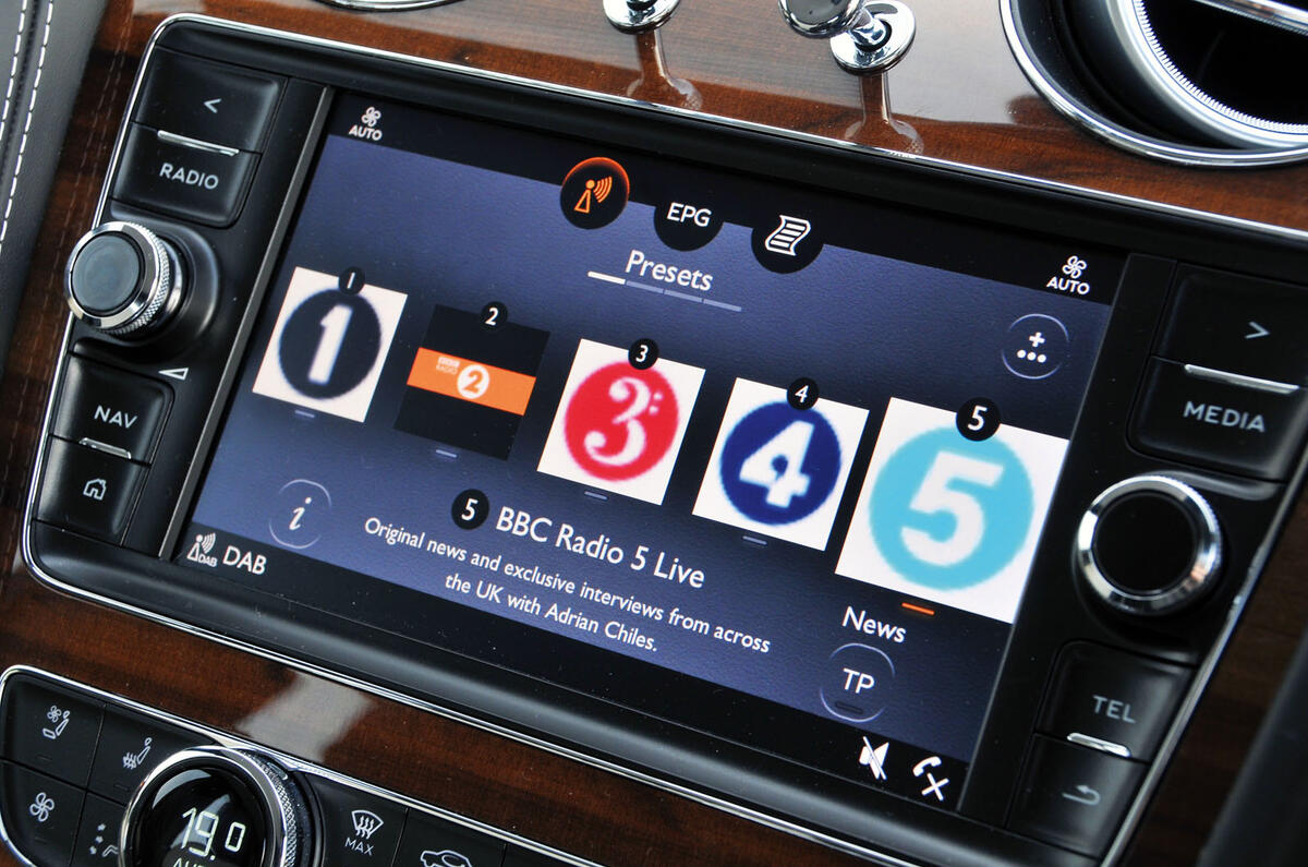 Bentley Bentayga Diesel infotainment screen