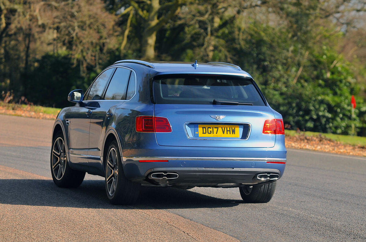 Bentley Bentayga Diesel rear cornering