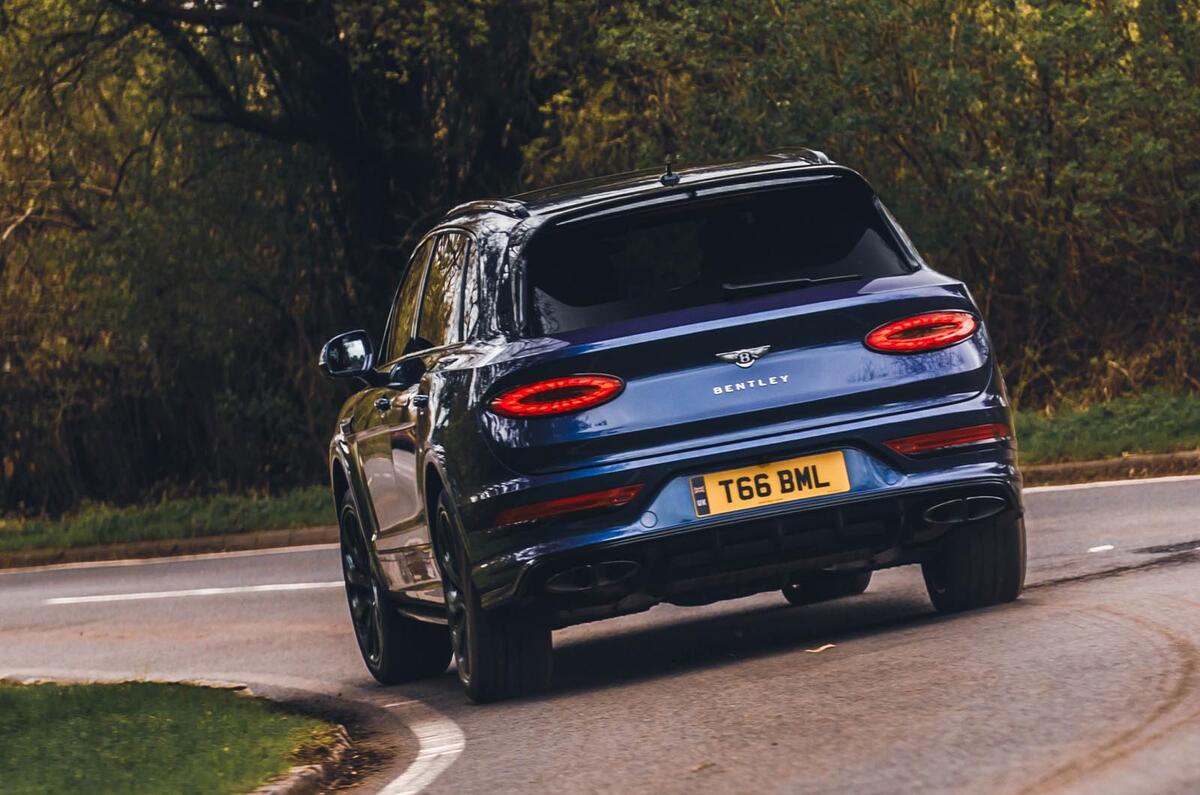 bentley bentayga mulliner ewb review 202403 rear cornering