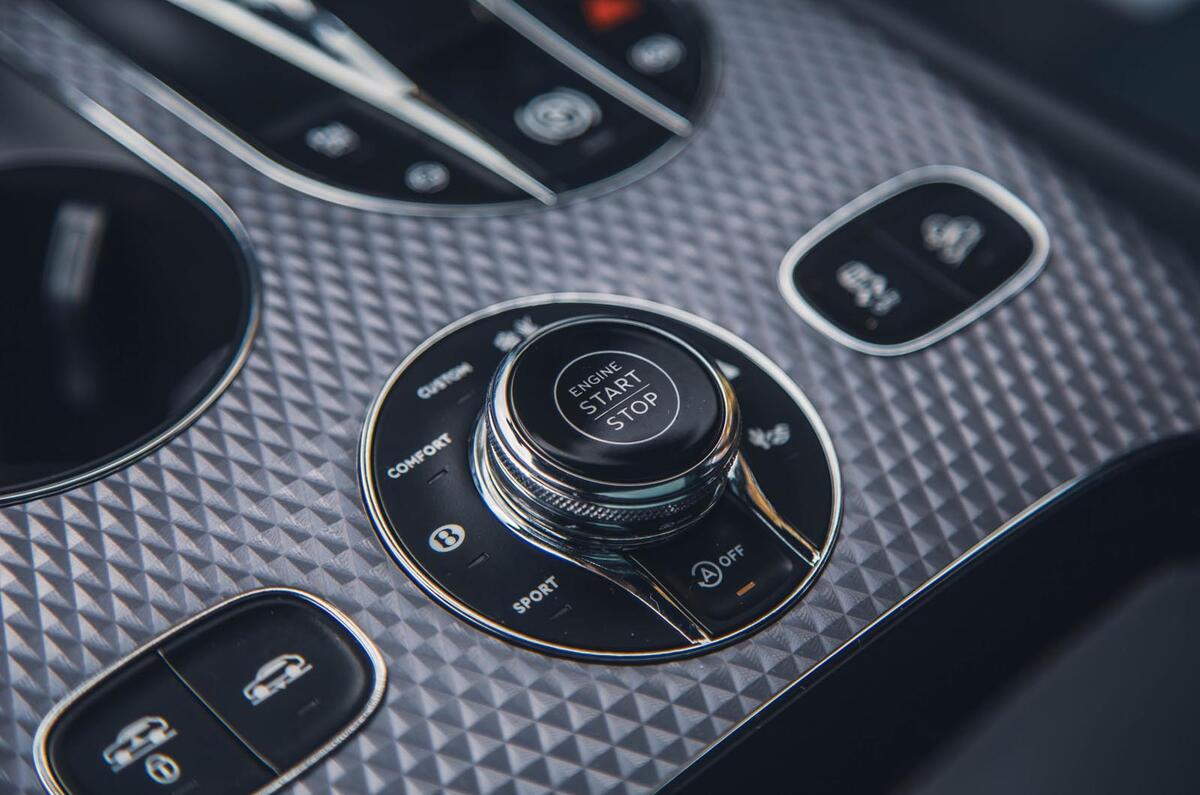 bentley bentayga mulliner ewb review 202415 rotary dial