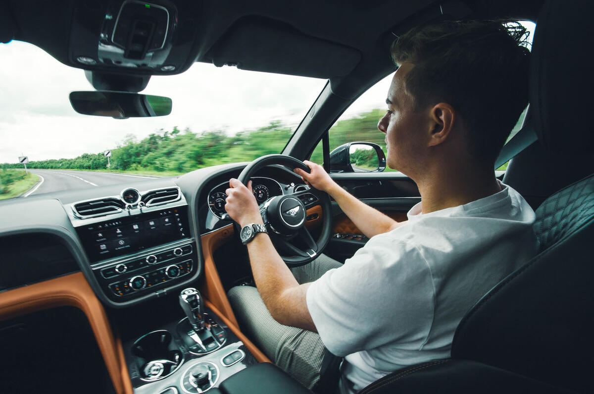 bentley bentayga s rt 2024 jh 44