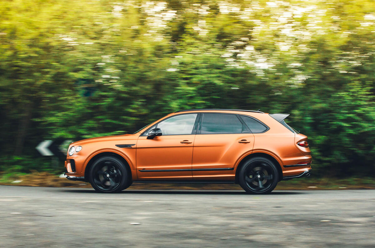 bentley bentayga s rt 2024 jh 52