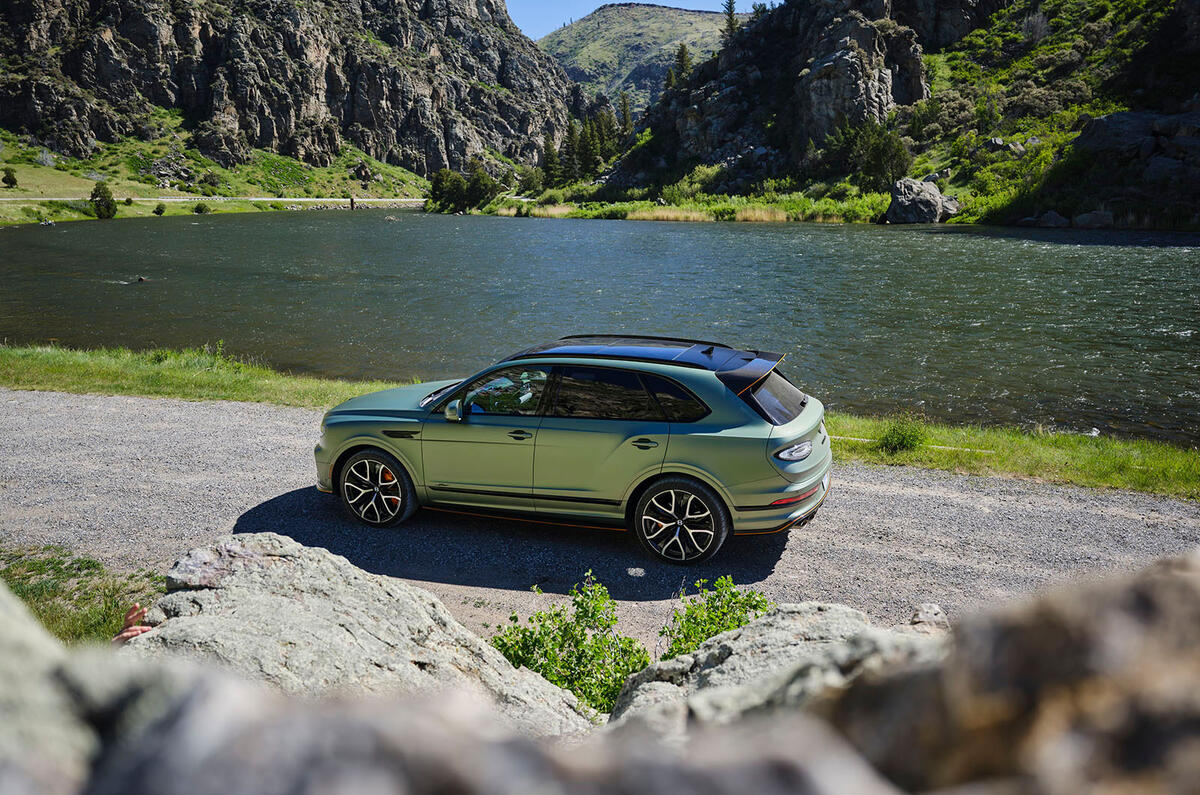 Bentley Bentayga Speed avis 2025 22 statique arrière
