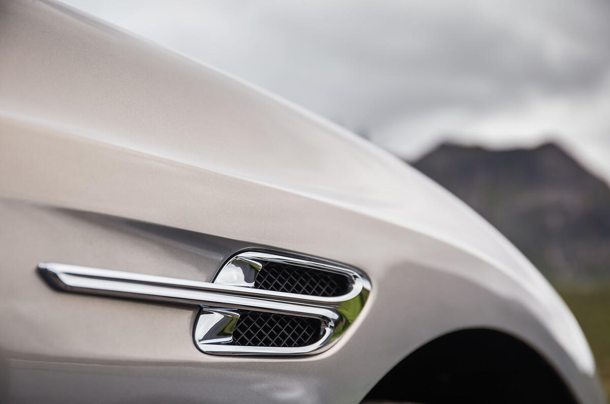Bentley Continental GT side vents